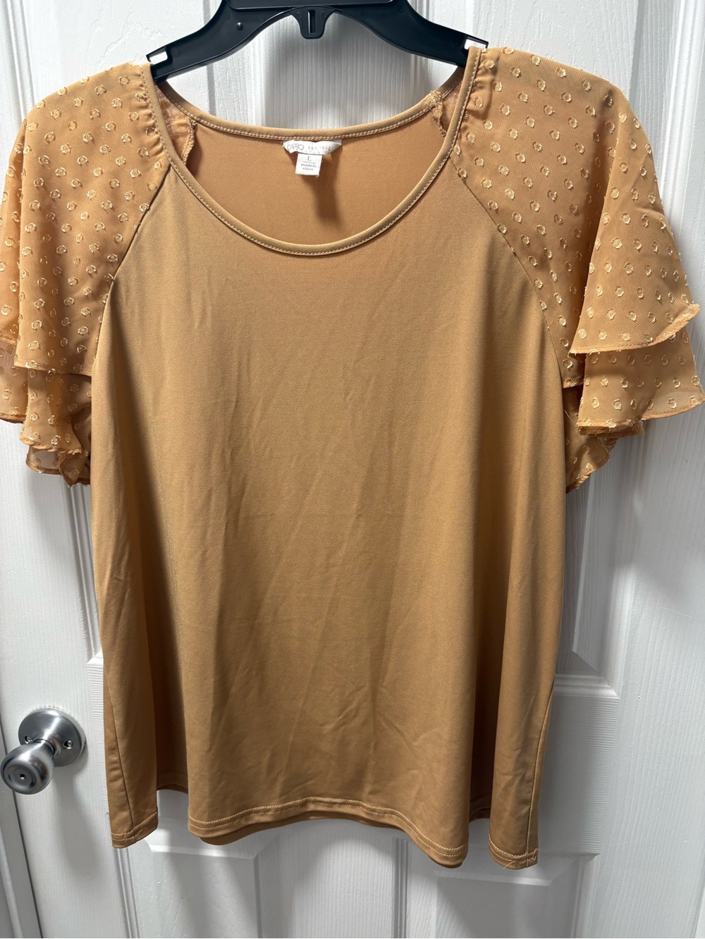 Cato Tan/ Gold Tiered Flutter Sleeve Knit Top